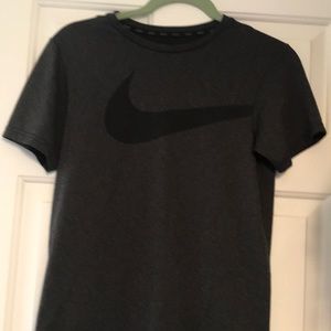 Nike dri fit t shirt youth large